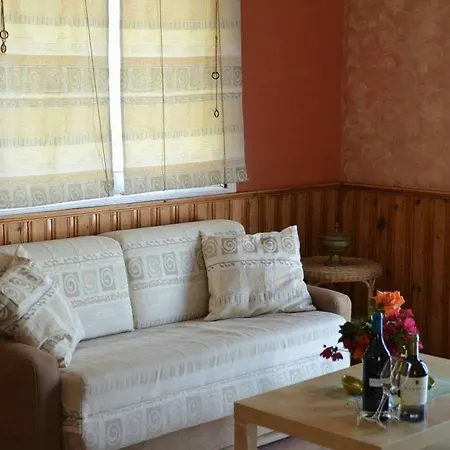 Aparthotel Periyiali 2*