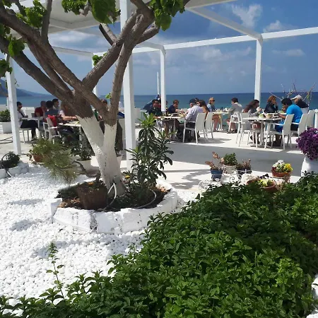 Periyiali Aparthotel
