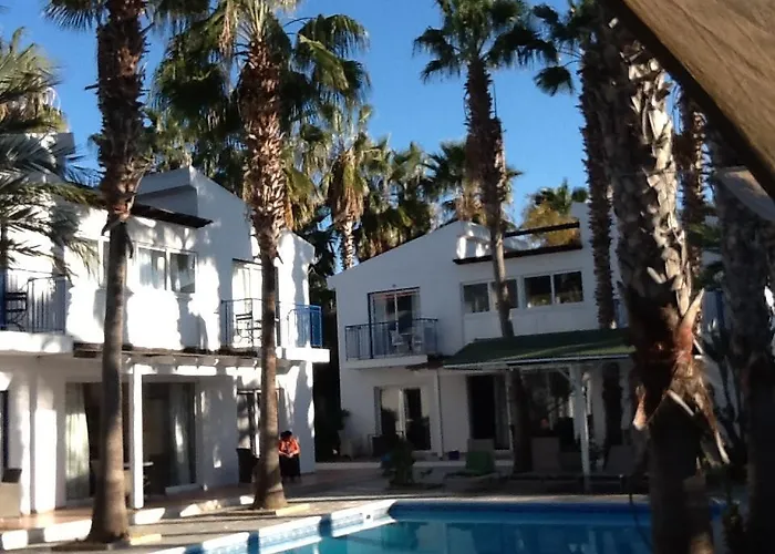 Aparthotel Periyiali