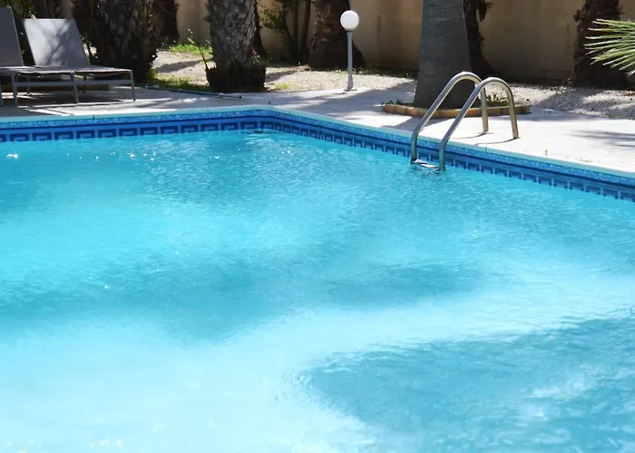 Aparthotel Periyiali