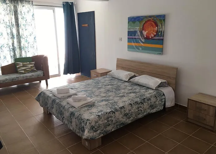 Periyiali Aparthotel Polis