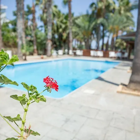 Periyiali Aparthotel