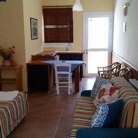 Aparthotel Periyiali Polis