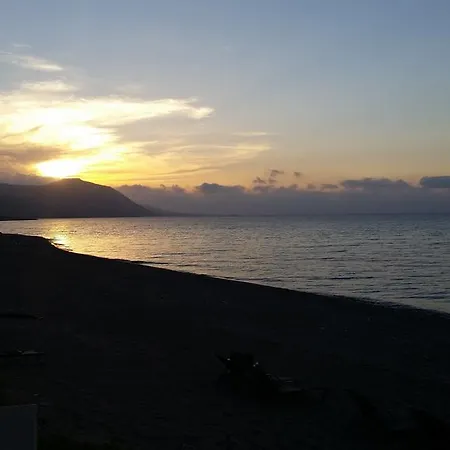 Periyiali Aparthotel 2*