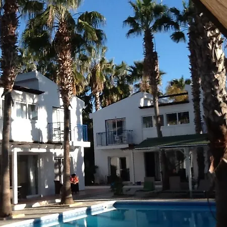 Aparthotel Periyiali