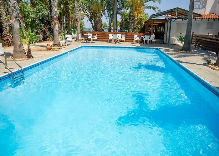 Aparthotel Periyiali 2*