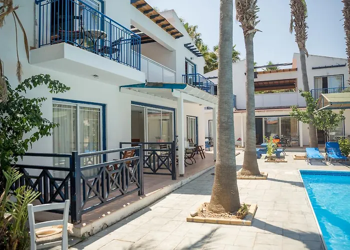 Aparthotel Periyiali 2*