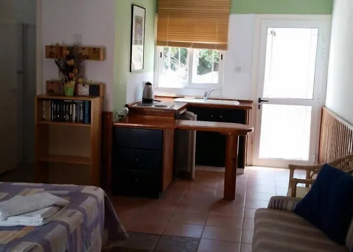 Periyiali Aparthotel Polis