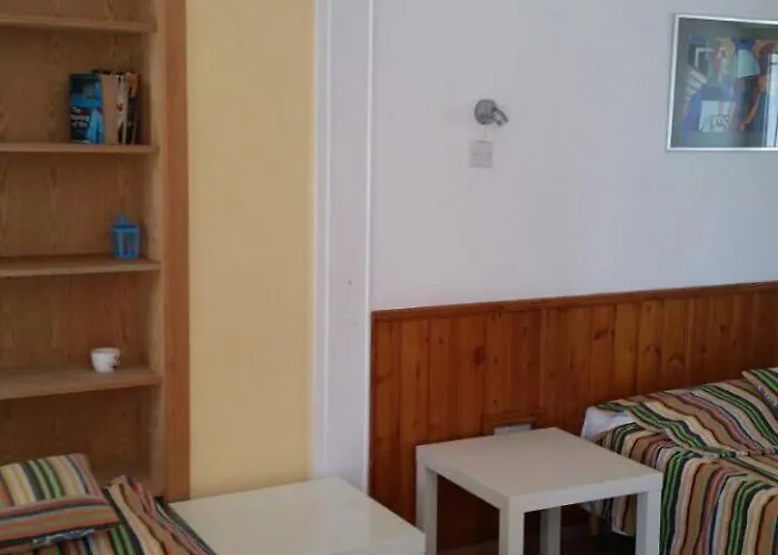 Aparthotel Periyiali 2*